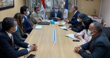 وزير السياحة والأثار يستعرض آخر مستجدات الأعمال بالمتحف المصري الكبير  
