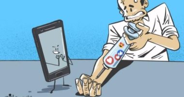 كاريكاتير اليوم.. المجتمع يتلقى لقاحات مواقع التواصل الاجتماعي