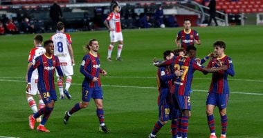 برشلونة يتناسى أحزانه الأوروبية ويسعى للثأر من قادش في الدوري الإسباني