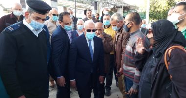 محافظ بورسعيد يشارك تشييع جثمان البدرى فرغلى شيخ النواب .. صور