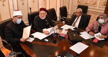 اللجنة الدينية بالنواب توصى باستمرار تعيين خطباء المكافأة وزيادة مرتباتهم