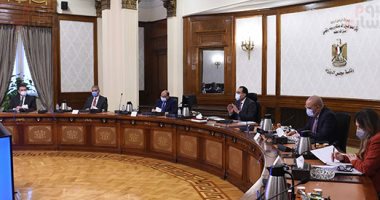 رئيس الوزراء يستعرض اشتراطات البناء الجديدة مع لجنتى إسكان وتنمية البرلمان