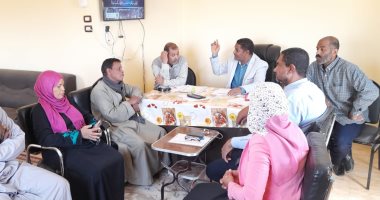 "لجان التنمية المجتمعية".. الحكومة تنفذ تكليفات الرئيس بإشراك المواطنين فى تخطيط ومتابعة تنفيذ المشروعات.. شعراوى: 10 آلاف مواطن يشاركون بالرأى والمتابعة لمشروعات "حياة كريمة" فى 1443 قرية بـ 51 مركزًا