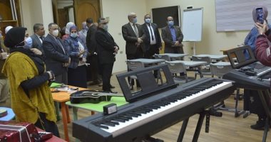 رئيس جامعة الفيوم يفتتح مشروع تنمية المهارات والاستوديو الإذاعى بكلية التربية