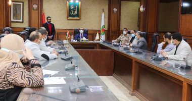 نائب محافظ سوهاج يتعهد بتسهيل آليات الرصد الميدانى لقرى "حياة كريمة".. صور