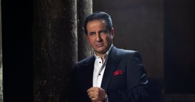الكينج وأنغام وتامر حسنى يشيدون بعودة محمد ثروت بأغنية "يا مستعجل فراقى".. صور 