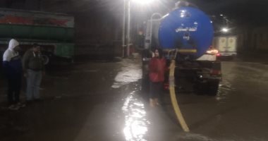 رفع مياه الأمطار بمدن وقرى محافظة كفر الشيخ ليلا.. صور