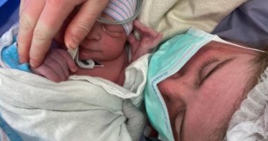 شاهد الصور الأولى لـ Riley ابن ميجان ترينور بعد أيام من قدومه للحياة
