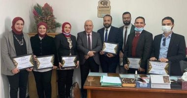 وكيل وزارة الصحة بالمنوفية يكرم إدارة العلاج الحر