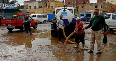 الأمطار تضرب عددا من المحافظات.. أمطار غزيرة وارتفاع الأمواج وصقيع بالإسكندرية.. تعطل حركة الملاحة فى ميناء البرلس وهطول أمطار بكفر الشيخ.. وأمطار خفيفة وصقيع بمطروح والساحل الشمالى.. ورفع درجة الاستعداد القصوى