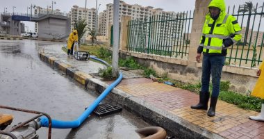 الإسكندرية تكثف أعمال مواجهة أمطار نوة الشمس الصغرى.. صور