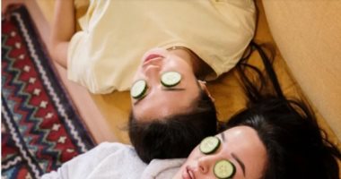8 نصائح للحصول على بشرة متوهجة.. فيتامين سى ومنع السكريات الأهم