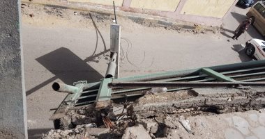 سقوط باكية وعامود إنارة بكوبرى المظلات بسبب سوء الأحوال الجوية