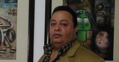 فنان تشكيلى بدمياط يرسخ للهوية المصرية برسومات إبداعية.. صور