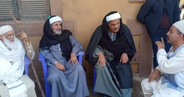 رياض الخولى ومفيد عاشور ومحمد ريحان وحسن القناوى فى كواليس "موسى".. صورة