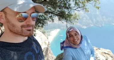 اصطحبها الزوج لالتقاط سيلفى على قمة جبل ثم ألقى بها للحصول على مبلغ التأمين