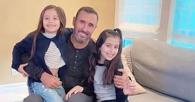 القيصر كاظم الساهر فى ظهور جديد مع أحفاده "آية وسنا".. صورة