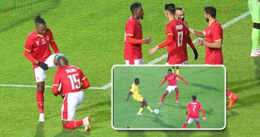 مكاسب بالجملة للأهلي من إسقاط المريخ السودانى بثلاثية.. بواليا يحرز أول هدف بالقميص الأحمر.. تألق أجاى ووحيد.. عودة كهربا وأفشة للتسجيل.. استبسال الشناوى.. موسيماني يمنح الفرصة للبدلاء.. والبطل يعتلى الصدارة