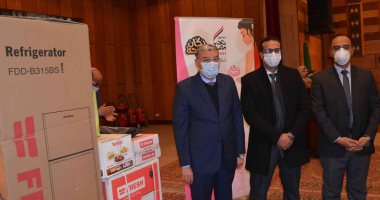 محافظ المنيا يسلم 26 جهاز عروسة للفتيات اليتيمات مقدمة من صندوق "تحيا مصر"