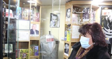 وزيرة الثقافة تفتتح الجناح المتحفى بمسرح السلام.. صور
