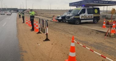 المرور ينشر خدماته بكافة الطرق السريعة لرصد أى أعطال للسيارات 