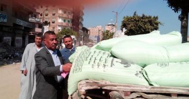 ضبط 550 كيلو دقيق مُدعم وإعدام طن خامات تصنيع حلويات فاسدة بالشرقية