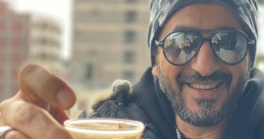 احمد حلمى فى أحدث ظهور له: اتفضلوا قهوة