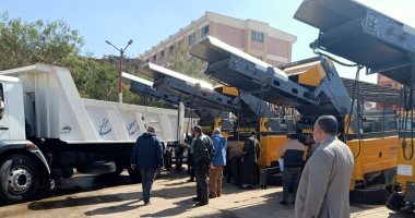 محافظ أسيوط: وصول 23 معدة كنس وشفط الأتربة من الشوارع والميادين
