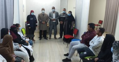 "التوعية الصحية" ينظم جولات لتعريف المواطنين بمنظومة التأمين الصحى بأسوان.. صور وفيديو