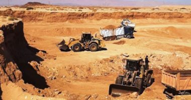 مشروعات حماية مدن البحر الأحمر من أخطار السيول.. تجهيز البحيرات والسدود والتأكد من صلاحيتها بشكل دوري.. تطهير بحيرات سد الشهيدان بسفاجا.. وانجاز كبير بأعمال وادي عربة لحماية قرية الزعفرانة..صور