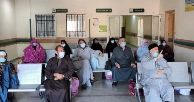 تعافى وخروج 14 حالة فيروس كورونا من مستشفى قفط بقنا 