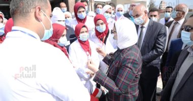 وزيرة الصحة: تسجيل 4 ملايين مواطن بمحافظات المرحلة الأولى للتأمين الصحى.. صور