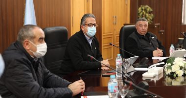 وزيرا السياحة والطيران ومحافظ البحر الأحمر يلتقون بمستثمرى الغردقة 