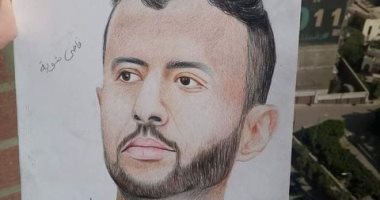 "منة" تعبر عن موهبتها الفنية برسم صور المشاهير