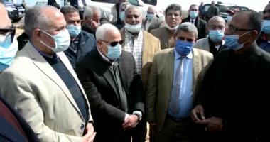 وزير الري يفتتح مشروع الرؤوس الحجرية ببورسعيد بتكلفة 45 مليون جنيه.. يتفقد تبطين ترعة التينة بتكلفة 76 مليون جنيه.. ويؤكد: 30% زيادة بقيمة الأرض عقب التبطين.. ويتفقد أكبر محطة معالجة صرف بأفريقيا