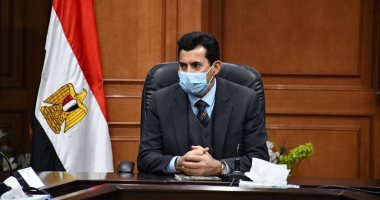 وزير الرياضة يشهد مباراة بيراميدز وراسينج كلوب بالكونفدرالية الأفريقية