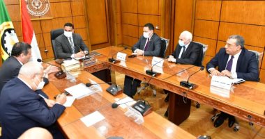 رئيس البنك الزراعى يعلن إسقاط ديون المتعثرين خلال لقاءه بمحافظ الدقهلية