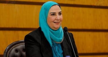 وزيرة التضامن: الرئيس وجه بسرعة إنهاء إجراءات صرف تعويضات حادث قطارى سوهاج.. وتؤكد: كل مصاب بعجز كلى سيحصل على معاش شهرى مدى الحياة للقُصر أو لذويه.. وصرف 20 ألف لأسرة المتوفى و5 - 10 آلاف للمصاب بشكل عاجل