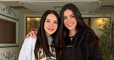 إنجى علاء فى صورة جديدة مع ميرنا نور الدين من كواليس تصوير مسلسل "كوفيد 25"