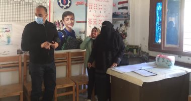 وكيل تعليم السويس يتفقد استعدادات المدارس لامتحانات الفصل الدراسى الأول