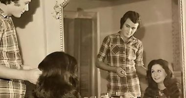 صورة نادرة بالأبيض والأسود لـ فاروق الفيشاوى وسمية الألفى خلال فترة الزواج 