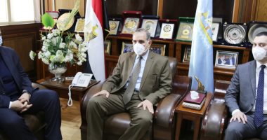 محافظ كفر الشيخ يستقبل وزير القوى العاملة لتسليم 9317 وثيقة تأمين للصيادين