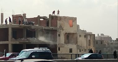 إزالة عقارات بمحيط "دائرى البساتين" لتوسعة الطريق.. فيديو وصور