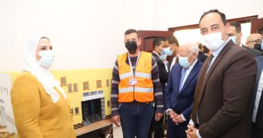 متعافى من الإدمان يصمم ماكيت لمركز العزيمة لتأهيل المرضى ببورسعيد.. صور