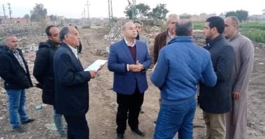 نائب محافظ الجيزة يتابع رصف الطرق بالمعتمدية وبرك الخيام في كرداسة.. صور