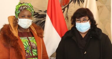 وزيرة الثقافة تستقبل نظيرتها الجنوب سودانية لبحث سبل التعاون الثقافي (صور)