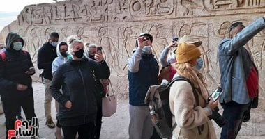 ظهور الشمس ..260سائحا شاهدوا ظاهرة التعامد على وجه رمسيس بـ أبو سمبل  