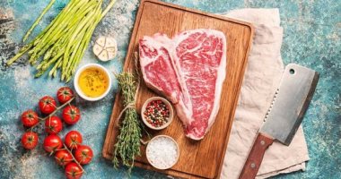 طريقة عمل ستيك اللحم بصوص المشروم فى خطوات سهلة