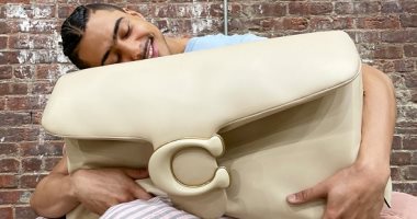 شنطة ومخدة 2 فى واحد.. حقائب جديدة بتصميم مستوحى من الوسائد