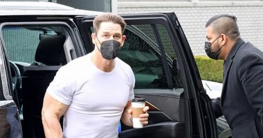 جون سينا يستعد لتدريباته بفنجان قهوة أثناء تصوير The Suicide Squad بكندا